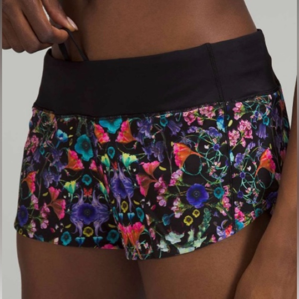 LULULEMON SPEED UP SHORTS LR